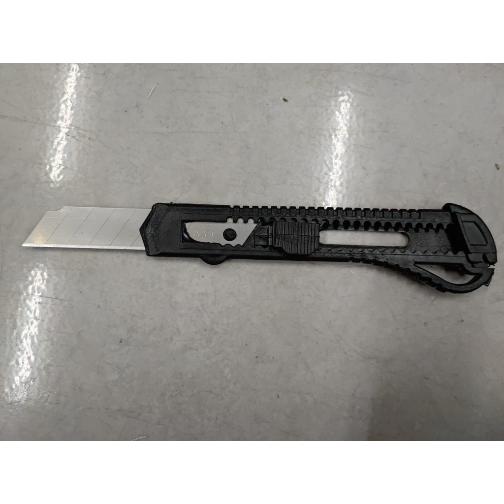 

PISAU CUTTER BESAR PEMOTONG DUS ATK ALAT PACKING