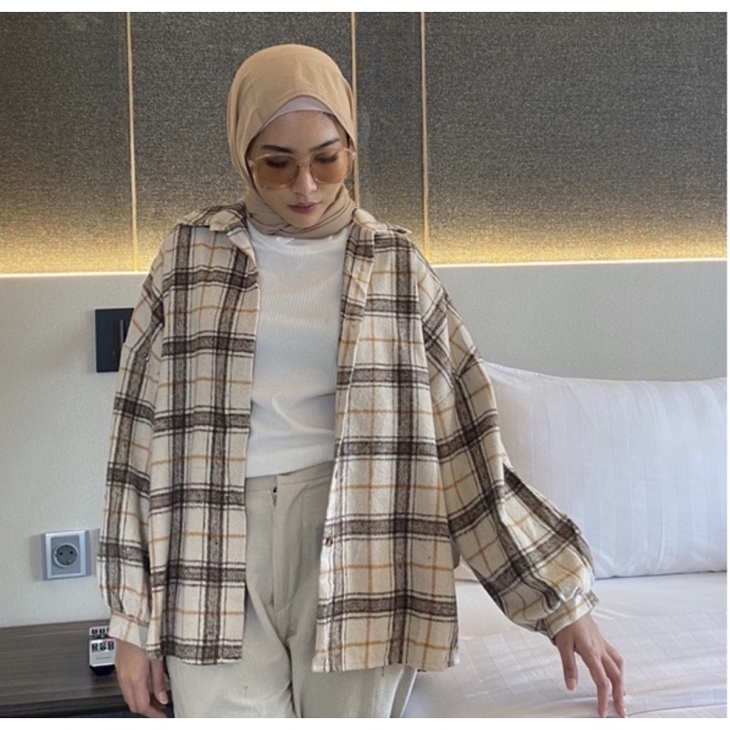 Kimberly Flanel Shirt / Kemeja Flanel / Kemeja Flanel Oversize-White Ld 130