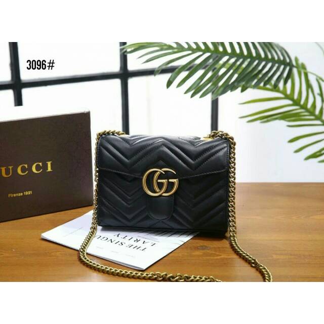 GUCCI GG MARMONT MATELASSE SHOULDER CHAIN BAG