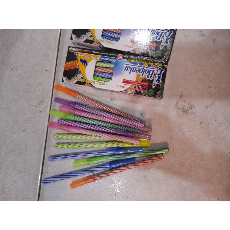 

1 PAK (12 PCS) PULPEN LILIN ballpoint murah pulpen lilin qualitas super mata pulpen sangat kecil enak dipakai