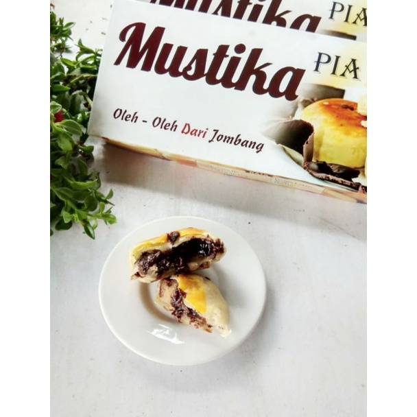 

BEST SELLER pia pisang coklat lumer - pia enak - pia mustika - oleh oleh dari Jombang