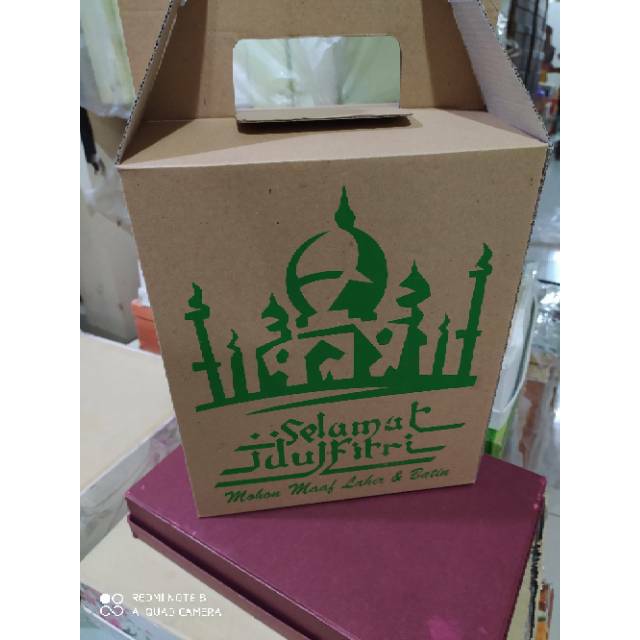

Box lebaran toples idul Fitri terlaris dan termurah isi 1 pcs