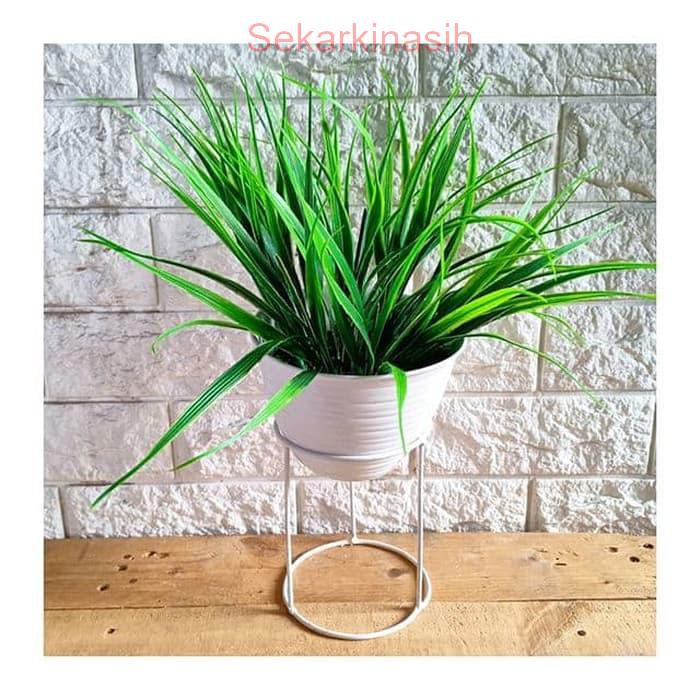 POT STANDING BESI DAN RUMPUT IMITASI BUNGA PLASTIK ARTIFICIAL
