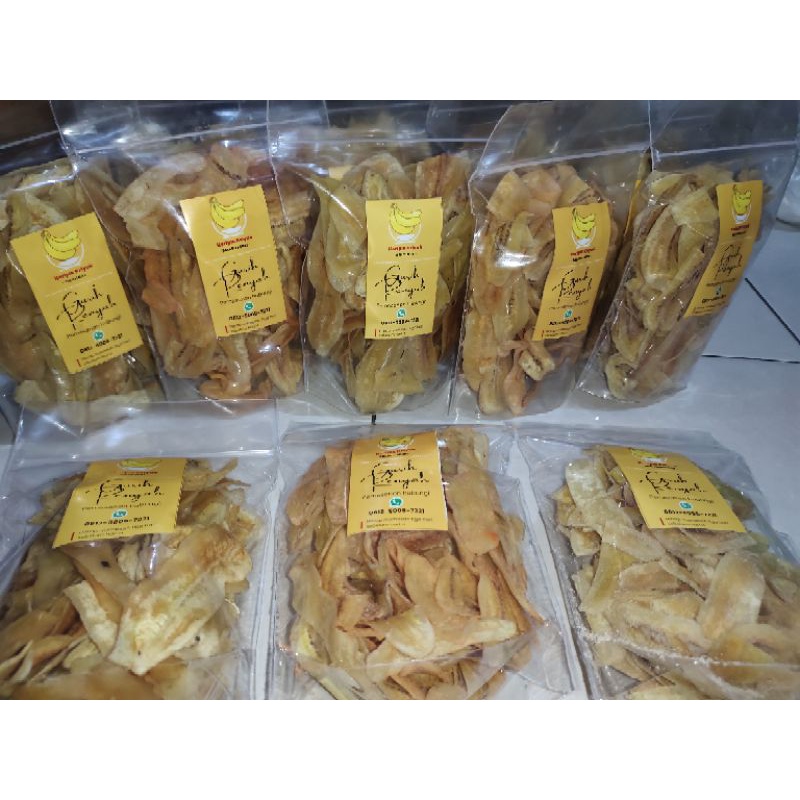 

Keripik pisang Kriyuk Enak, BALADO, Original,dan sapi panggang