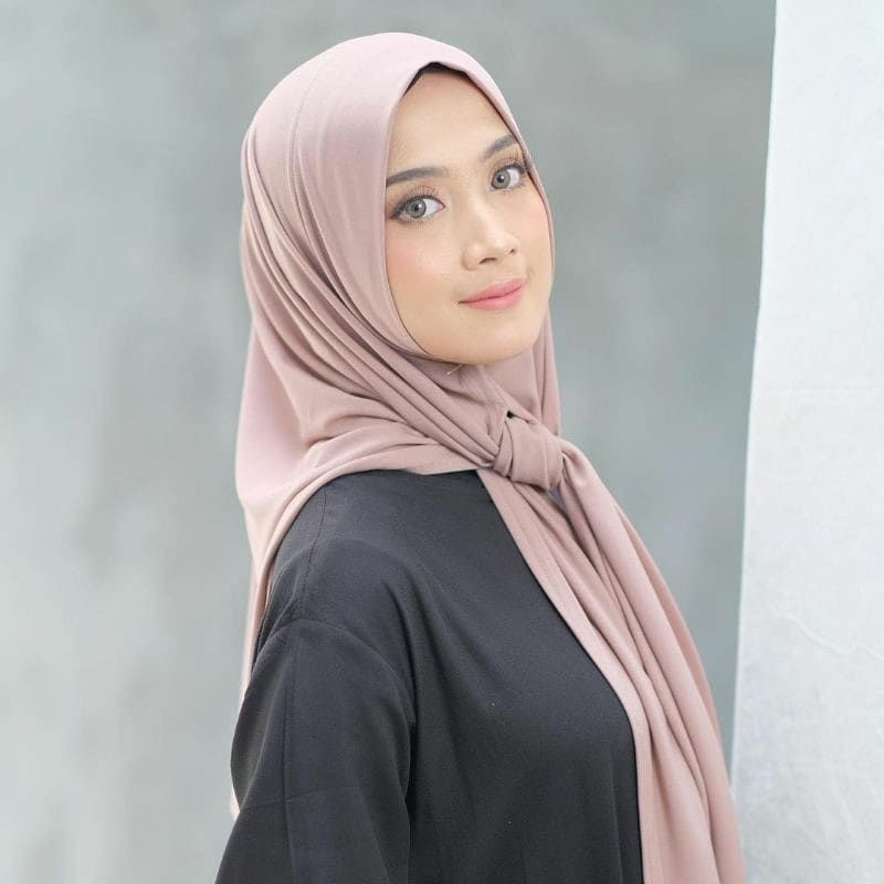 Hijab Segitiga Instan Malika Bergo Malay, Jilbab Segitiga Instan/ Bergo Malay