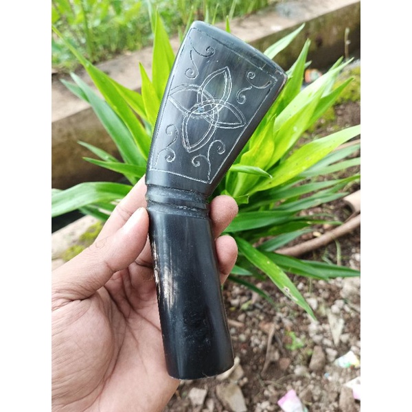 gagang golok bahan tanduk ukiran antik