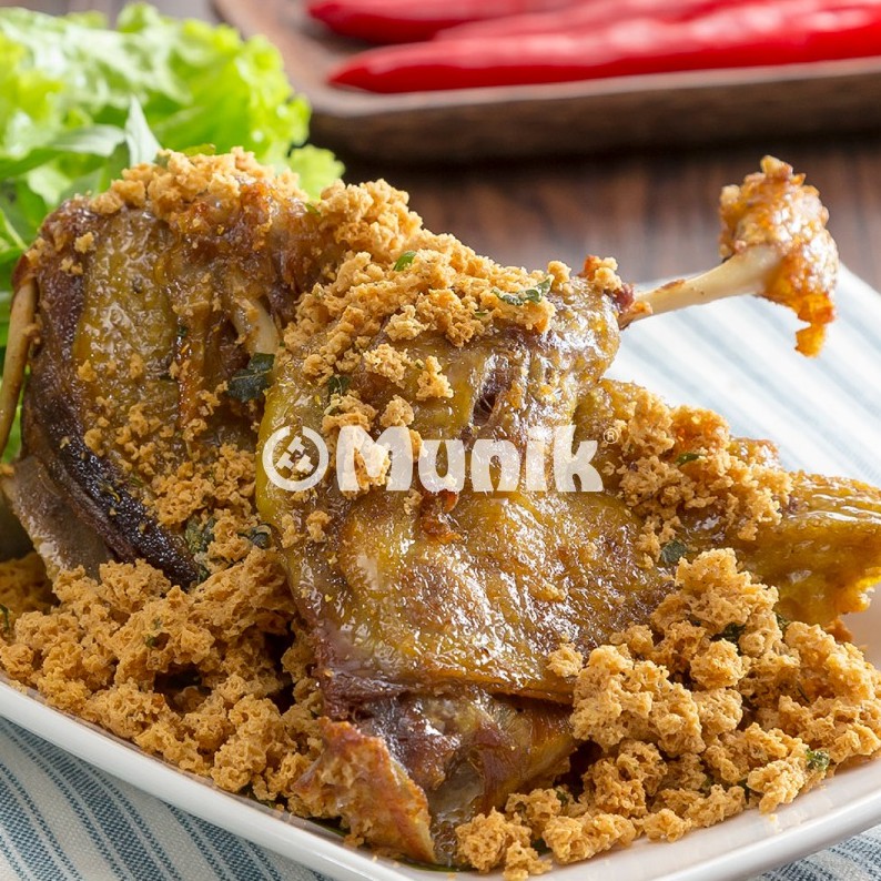 

Munik Resto's Bebek Goreng A La Surabaya Ready to Cook (1/2 ekor)