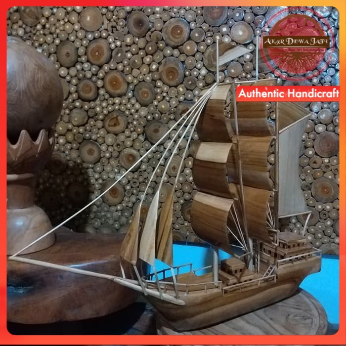 

Miniatur Kapal Layar Marcopolo Kayu Jati Medium