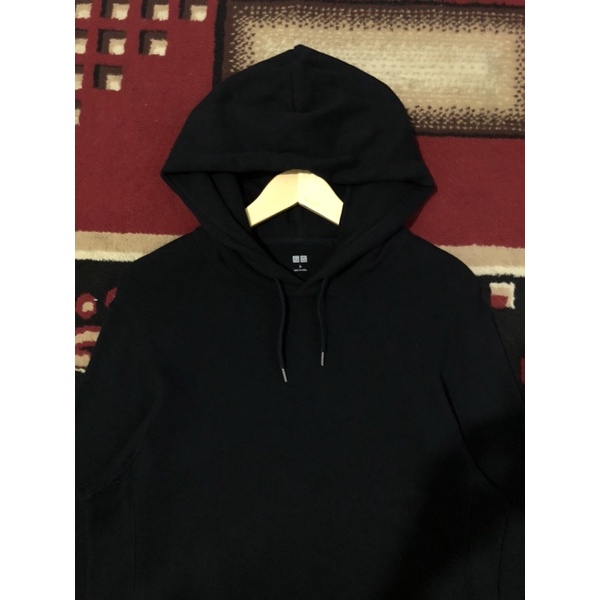 Hoodie Uniqlo Hitam dan Flanel uniqlo