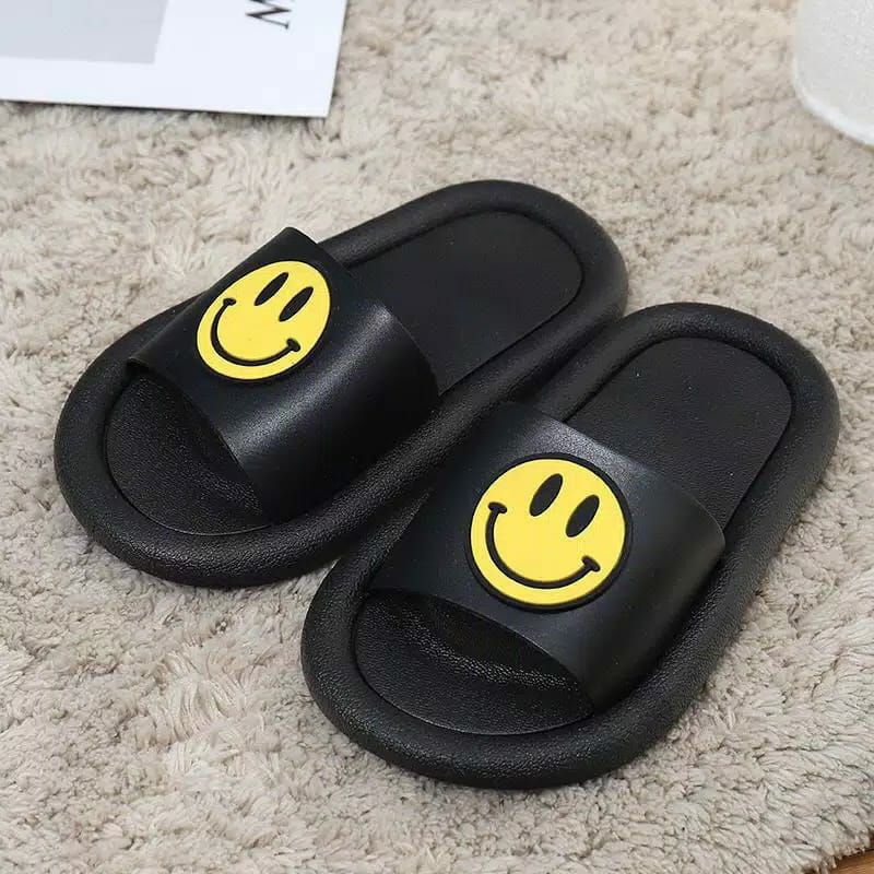 sandal baby karakter smile lucu