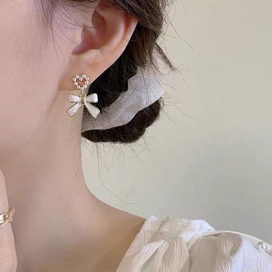 Anting Stud Desain Bunga Hati Aksen Mutiara Gaya Vintage Perancis Untuk Wanita