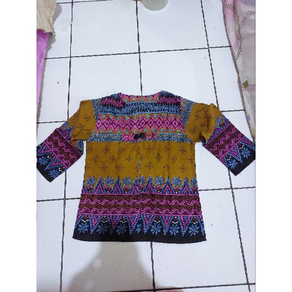 Preloved baju/cardigan motif batik