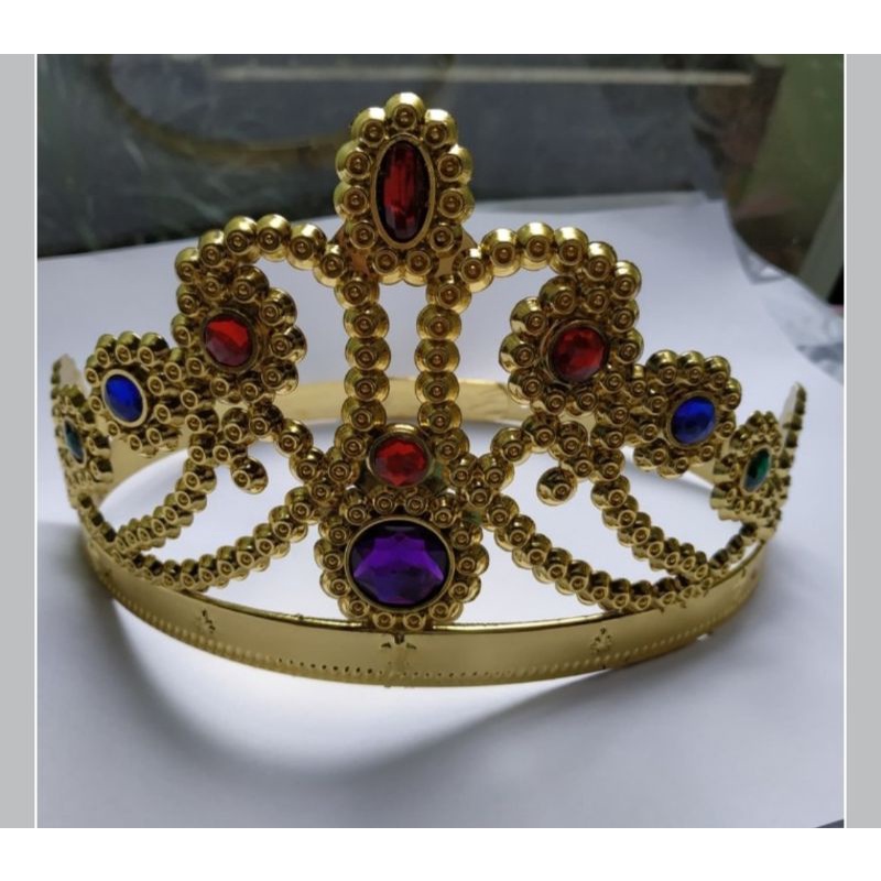 mahkota ratu warna emas