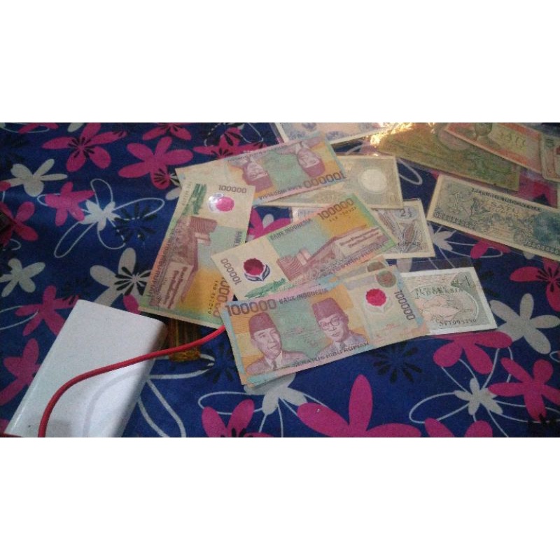 uang pecahan 100 ribu