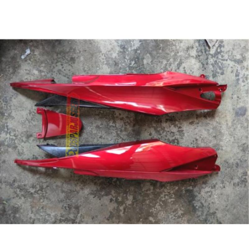 COVER BODY BELAKANG JUPITER MX 135 OLD MERAH MAROON COVER BODY BELAKANG JUPITER MX 135 OLD LAMA MERA