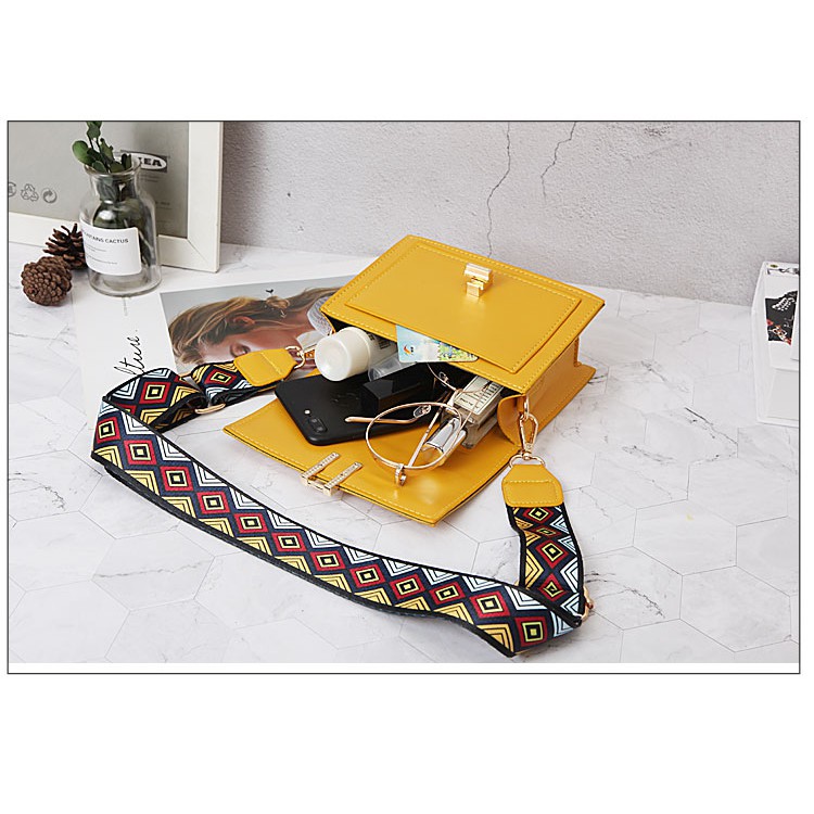 Tas Selempang Wanita Import 161774 (1 KG MUAT 4) LT1774