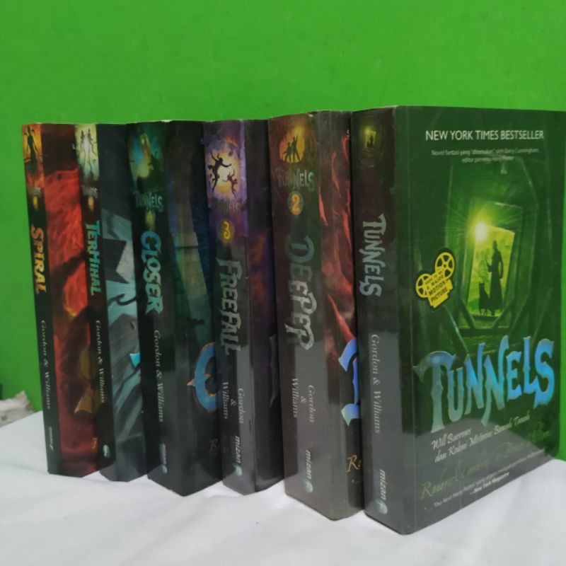 Satuan (Tunnels, Deeper, Freefall, Closer, Deeper, Terminal) Roderick Gordon & Brian Williams