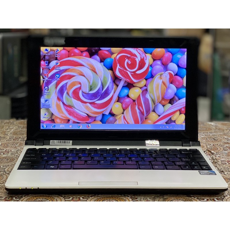 Laptop Zyrex M1110 White Layar 10inch Second