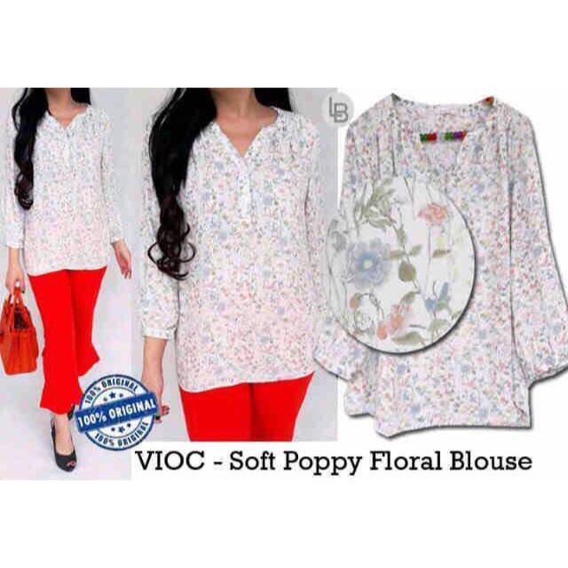 B357 violet claire soft poppy floral blouse