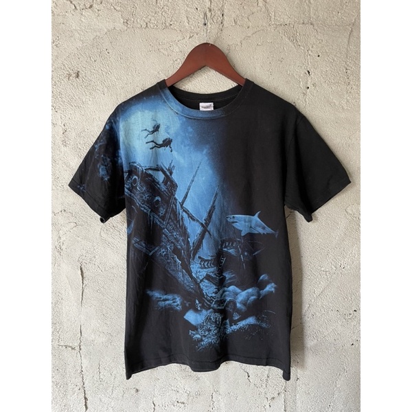 Kaos vintage AOP Art Amphibious second bekas original