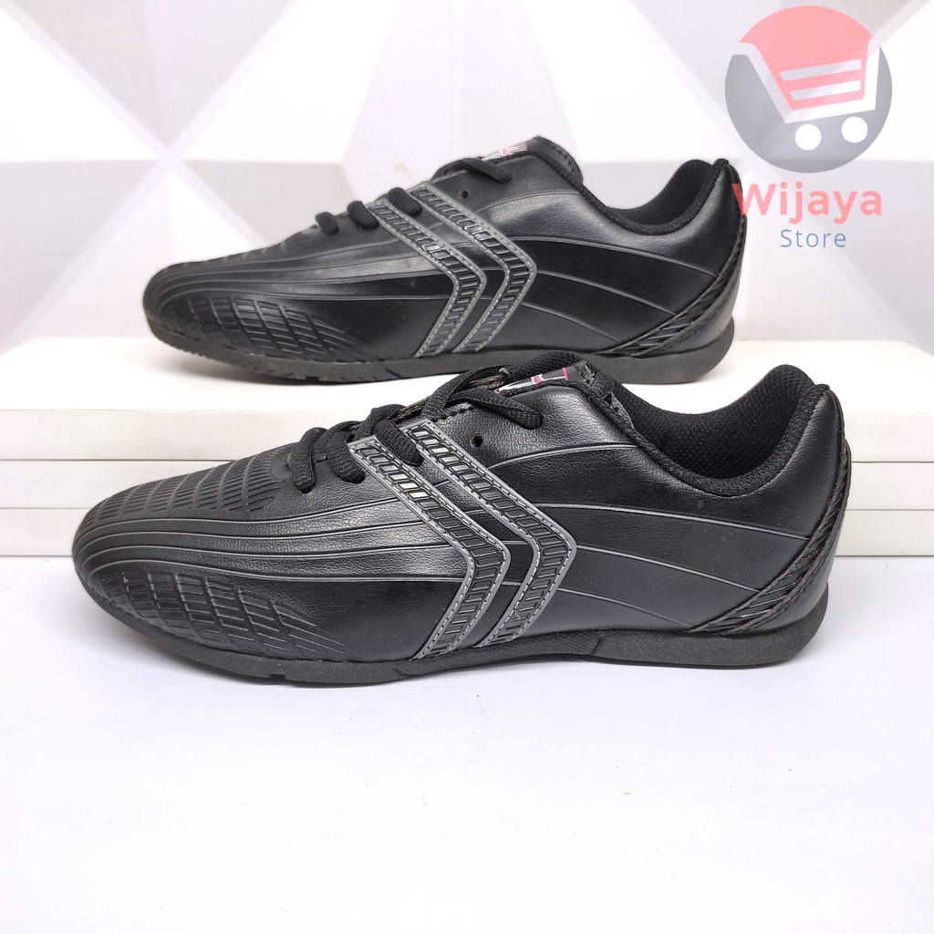 Sepatu Anak Carvil 33-37 Futsal Hitam Berkualitas Tinggi dari Brand Terpercaya SANTANDER ROCKET