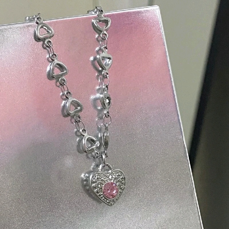 Kalung Rantai Klavikula Desain Hati Aksen Berlian Warna Pink Serbaguna Untuk Aksesoris