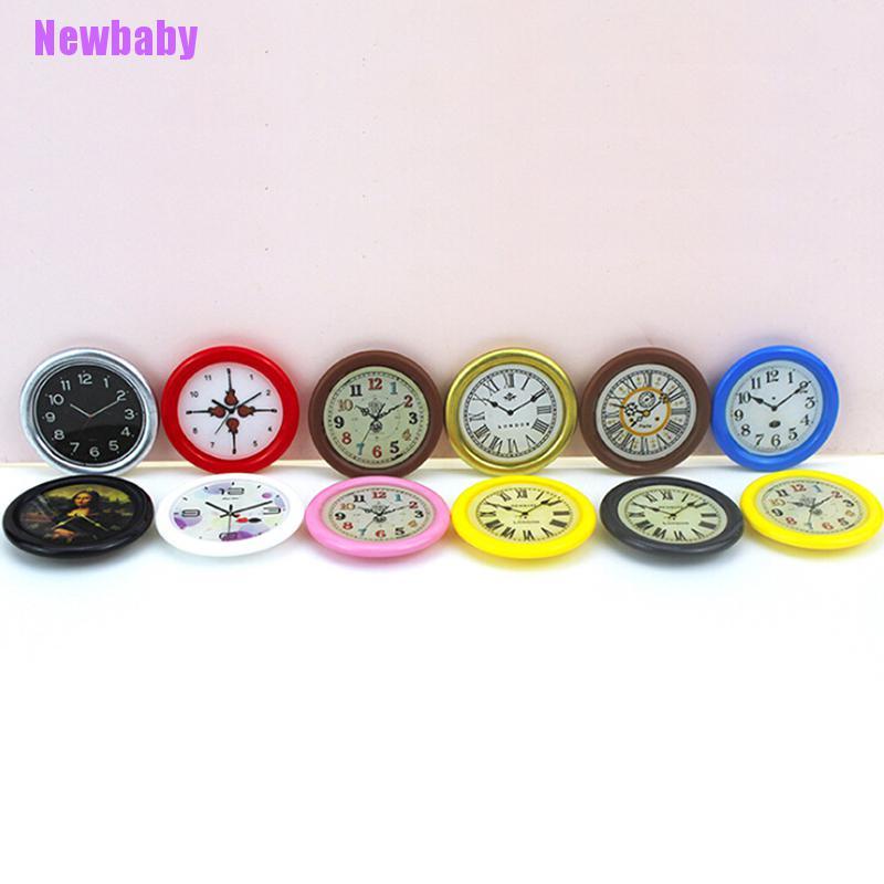 (Newbaby) Miniatur Jam Dinding Bahan Resin Skala 1: 12 Untuk Dekorasi Rumah Boneka