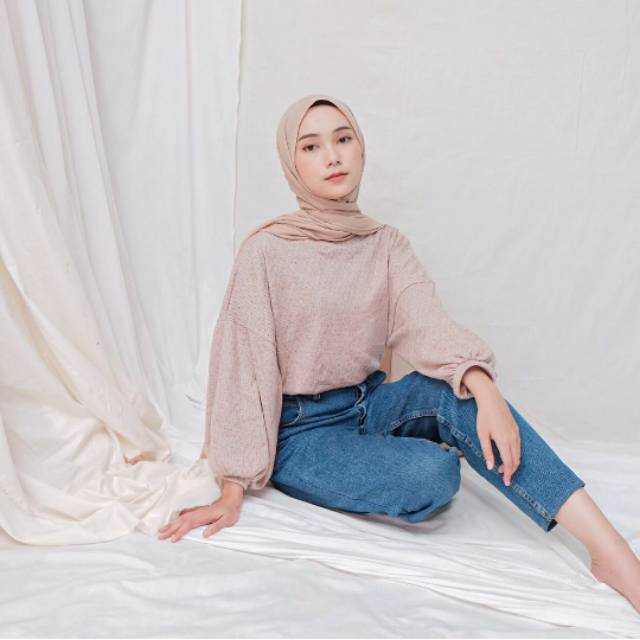 Aimee Sweater Sand by Edmee outfit