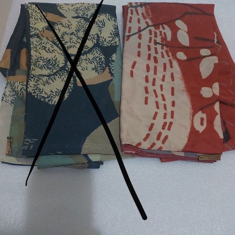 PRELOVED ZETA SCARVES PREMIUM KAMIIDEA JILBAB SQUARE VOAL LASERCUT