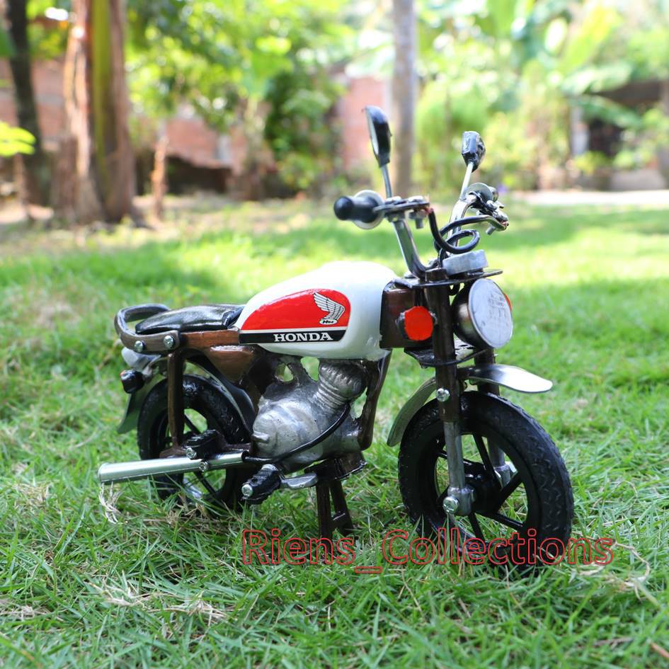 Souvenir Unik Miniatur Die Cast Motor Honda CB. Oleh Oleh Jogja. Riens Collections