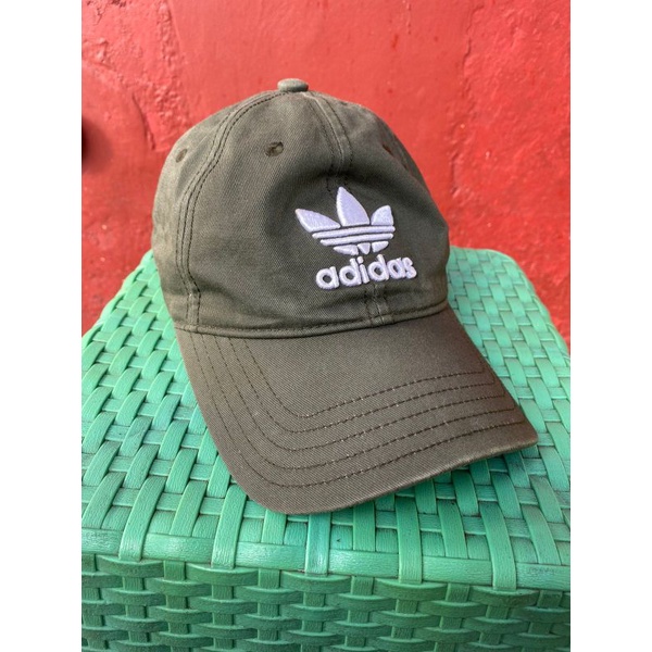 topi adidas trifoil