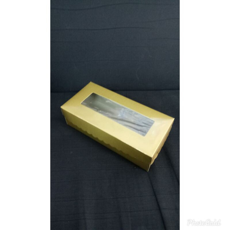 

Dus Brownies Kuning Mas 12 x 25 x 7 @10pcs