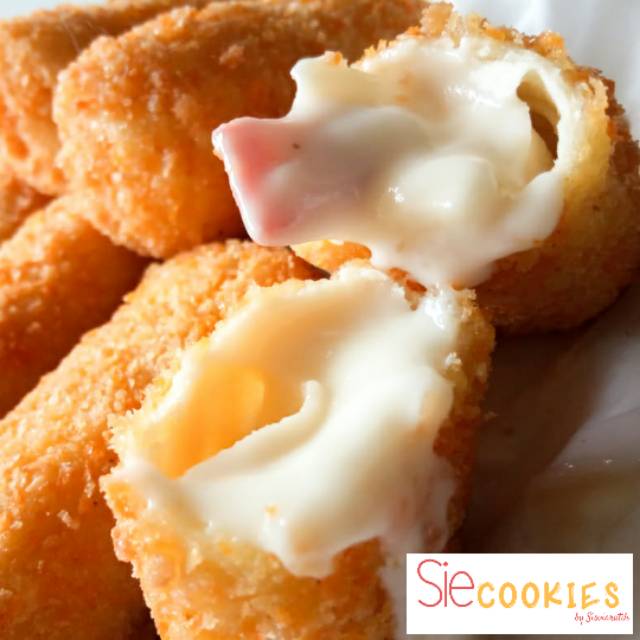 

Risoles Smokedbeef and Cheese (Bandung Only)