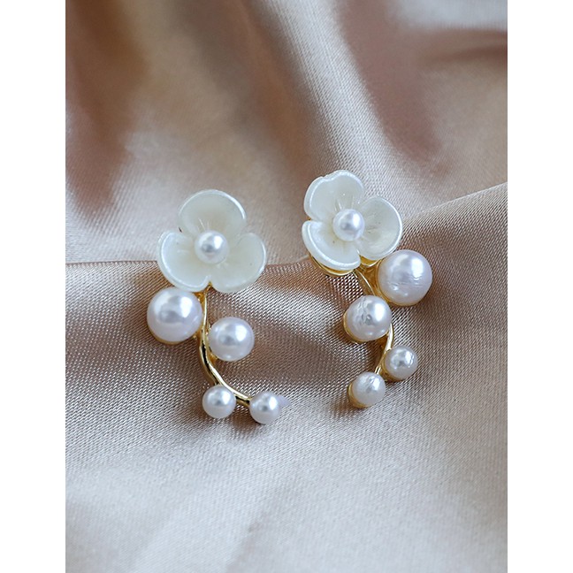 LRC Anting Tusuk Fashion Color Alloy Pearl Flower Stud Earrings K85858