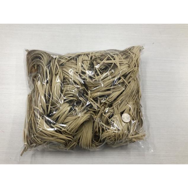 

Shredded paper / Kertas potong / straight cut potong an lurus 200g