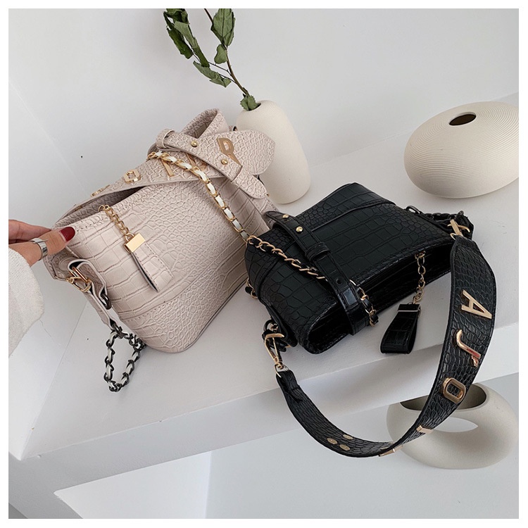 Tas Selempang Wanita Import CR7007 LT1670 B9170 BQ2641 EL5001 Sling Bag Tas Fashion Jakarta