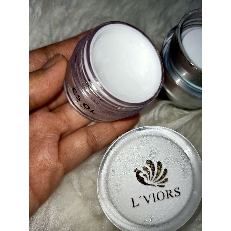 Cream Lviors C5Ol