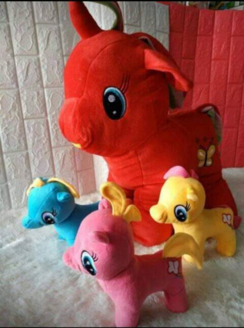 Kuda pony jumbo beranak