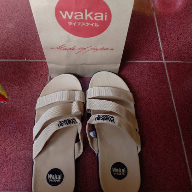 Sandal wakai pria