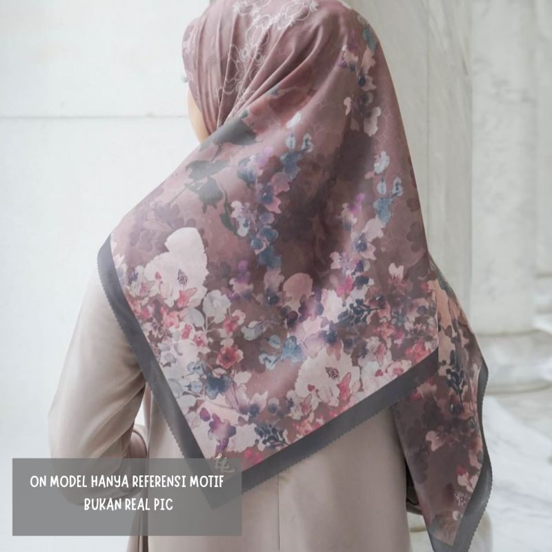 KERUDUNG VOAL SEGI EMPAT SAKURA SERIES