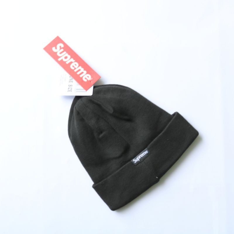 Kupluk/beanie supreme hitam