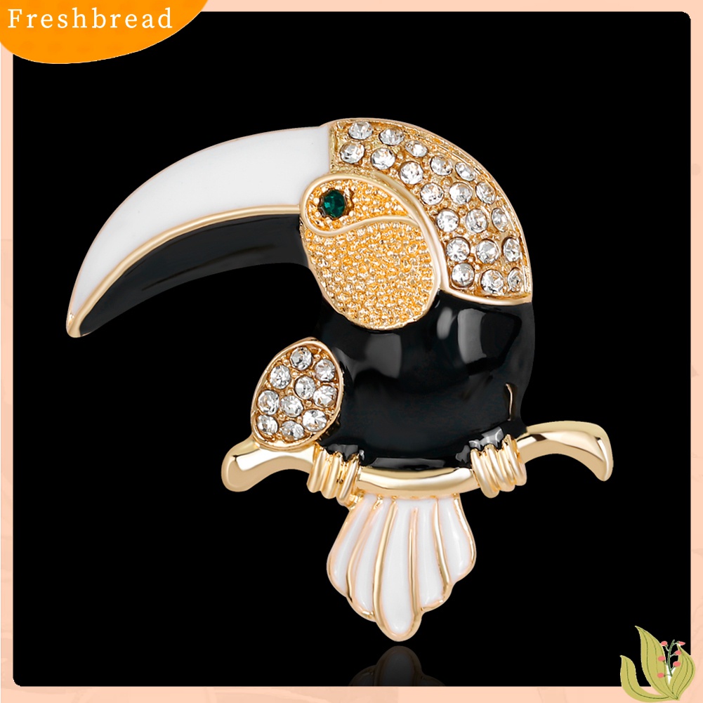 [ TERLARIS]Elegant Colorful Cartoon Parrot Shiny Rhinestone Animal Women Gift Brooch Pin