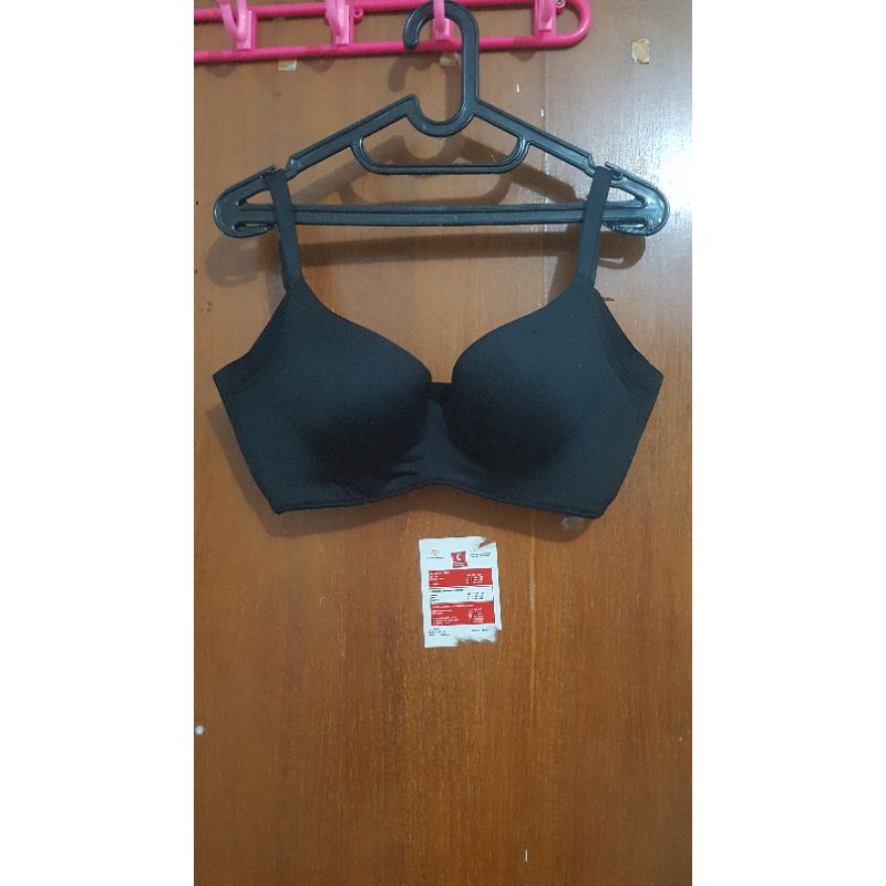 Bra Hitam Cup Besar Luludi 85D - Kait 3