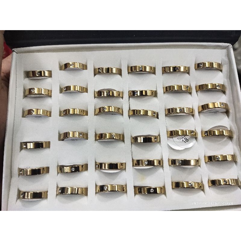 Cincin  Stainless steel Gold Mata 1box isi 3 lusin (36pcs)