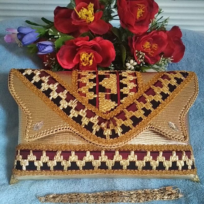Clutch tapis lampung (tas wanita, tas tapis, tas etnik, tas pesta, tas kekinian)