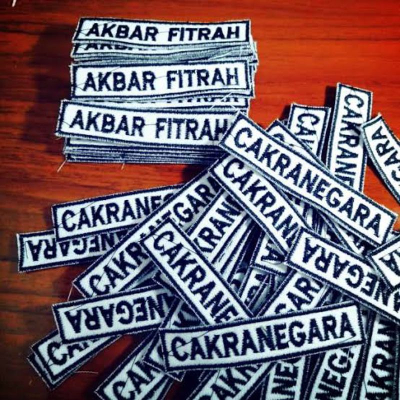 

bordir nama/bet nama/papan nama siswa/nametag