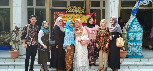 Batik Couple Syahrini Barak Modern Kekinian Kerja Kantor Kondangan Party Pesta Couple Janaka