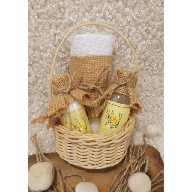 Souvenir pernikahan murah souvenir handuk souvenir botol souvenir rustic souvenir pernikahan murah