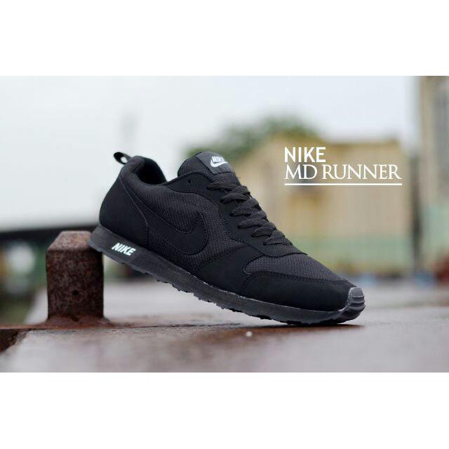 nike md runner trainers ladies