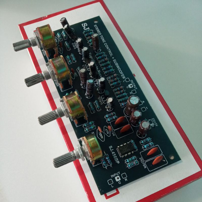 Kit tone control stereo + subwofer.